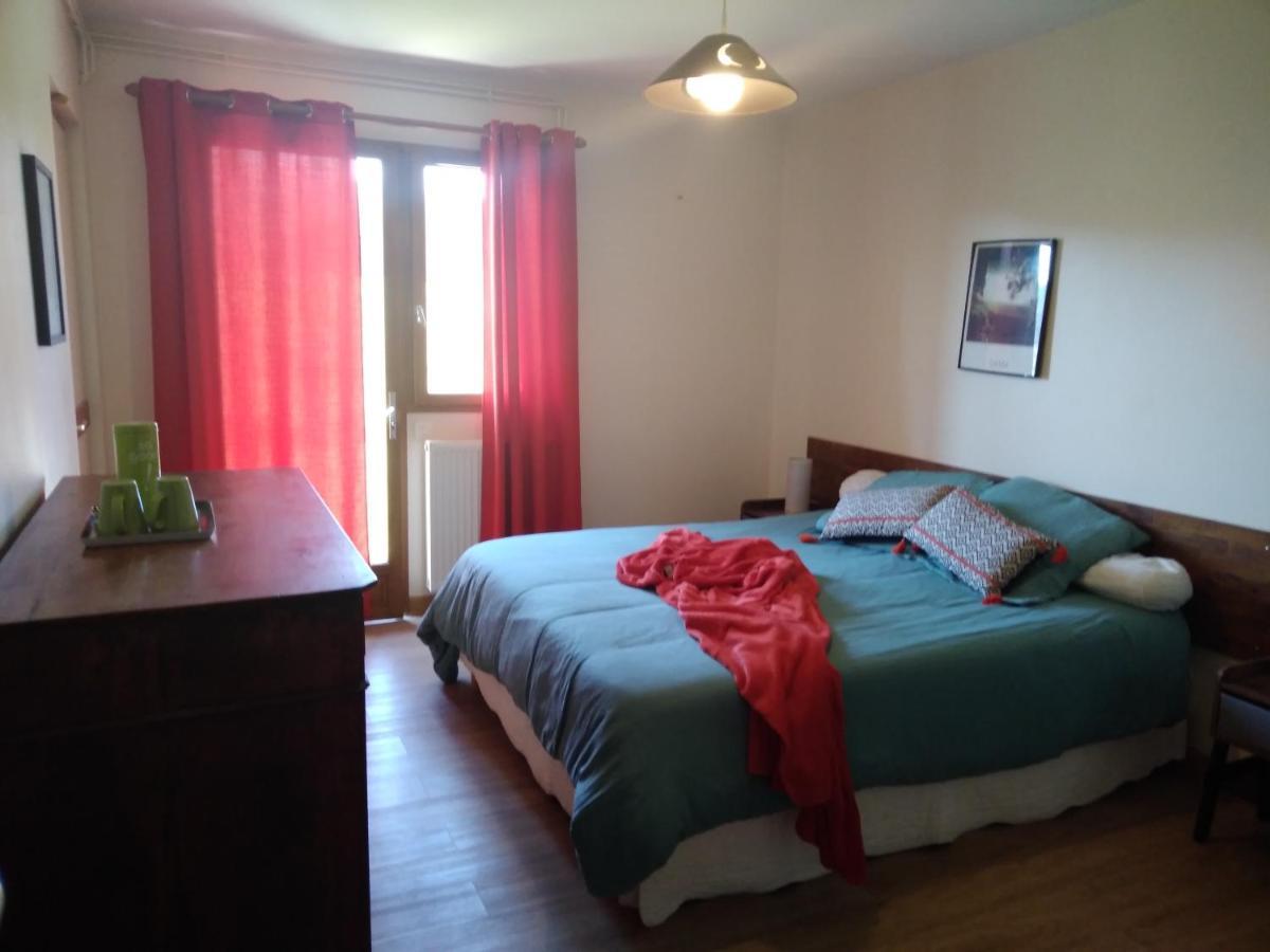 Hotel au bonheur du cedre à Saint-Lattier Extérieur photo
