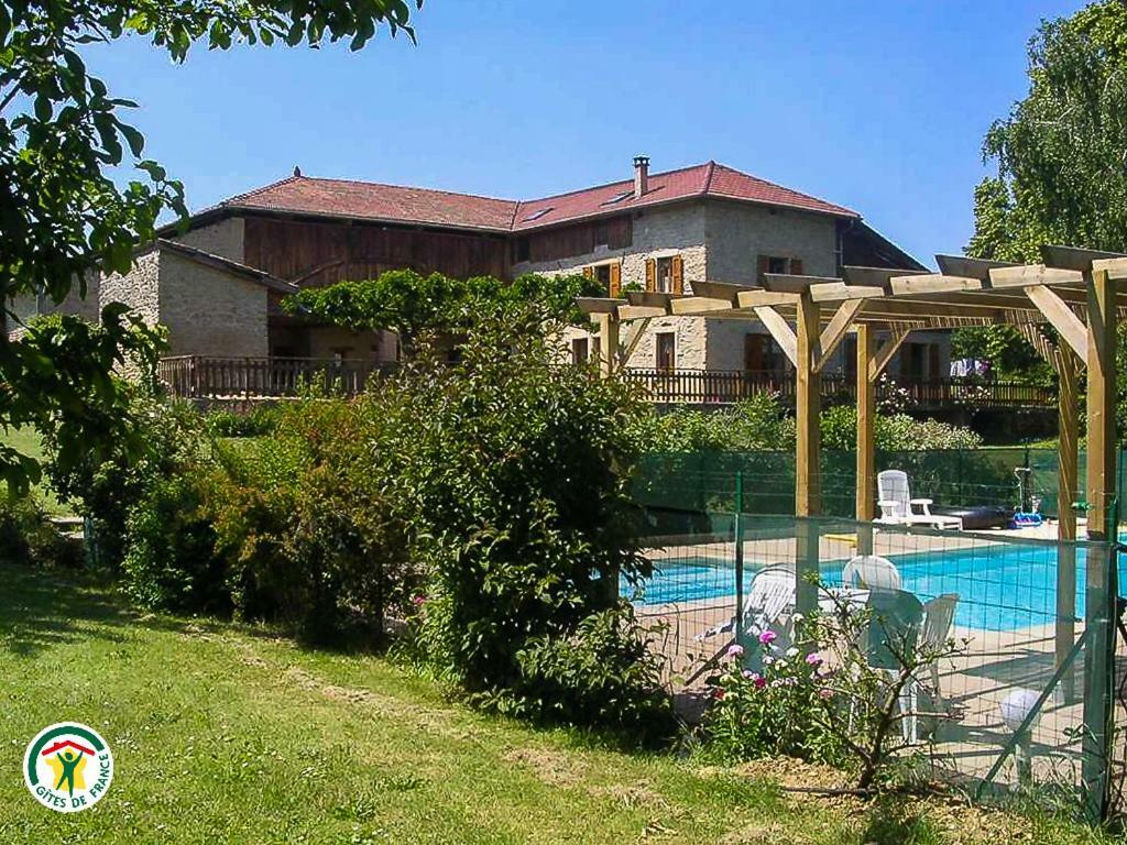 Hotel au bonheur du cedre à Saint-Lattier Extérieur photo