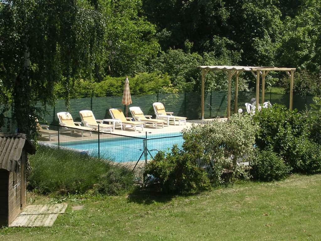 Hotel au bonheur du cedre à Saint-Lattier Extérieur photo